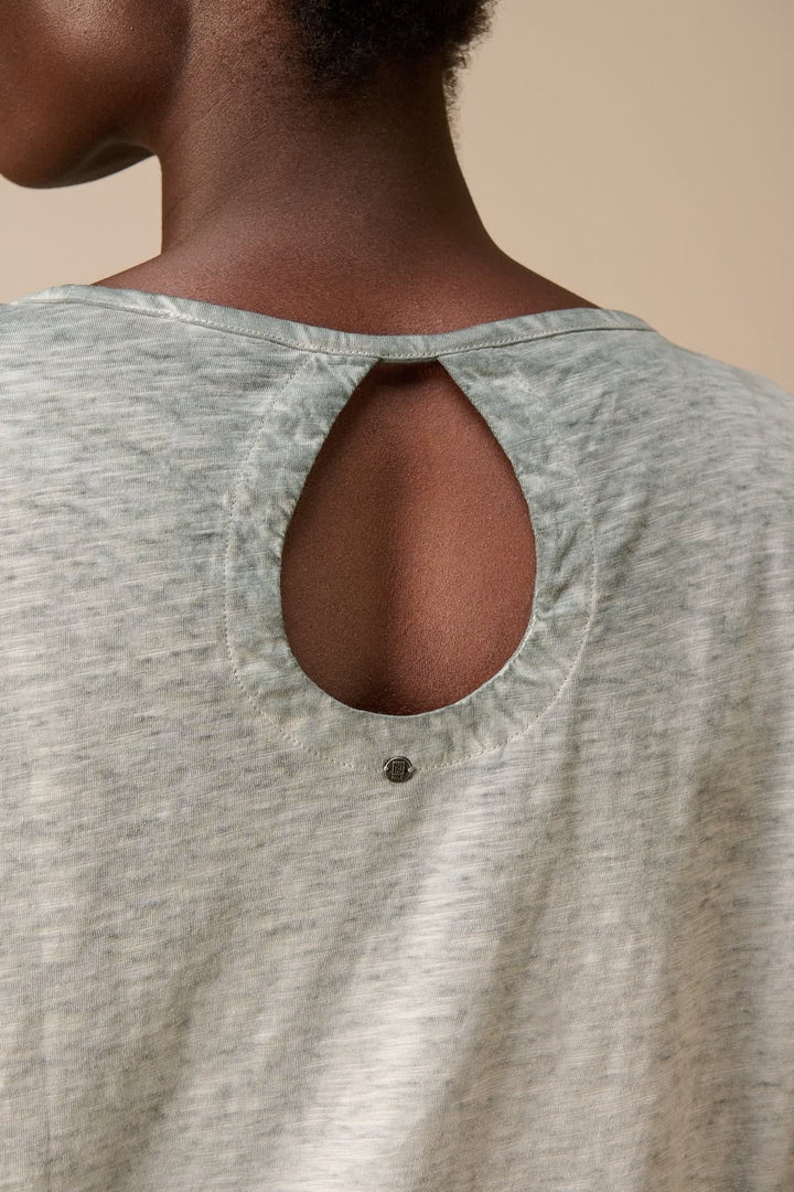 Vue de face T-shirt noué à manches courtes Nile rouge pour femme - Valérie Simon