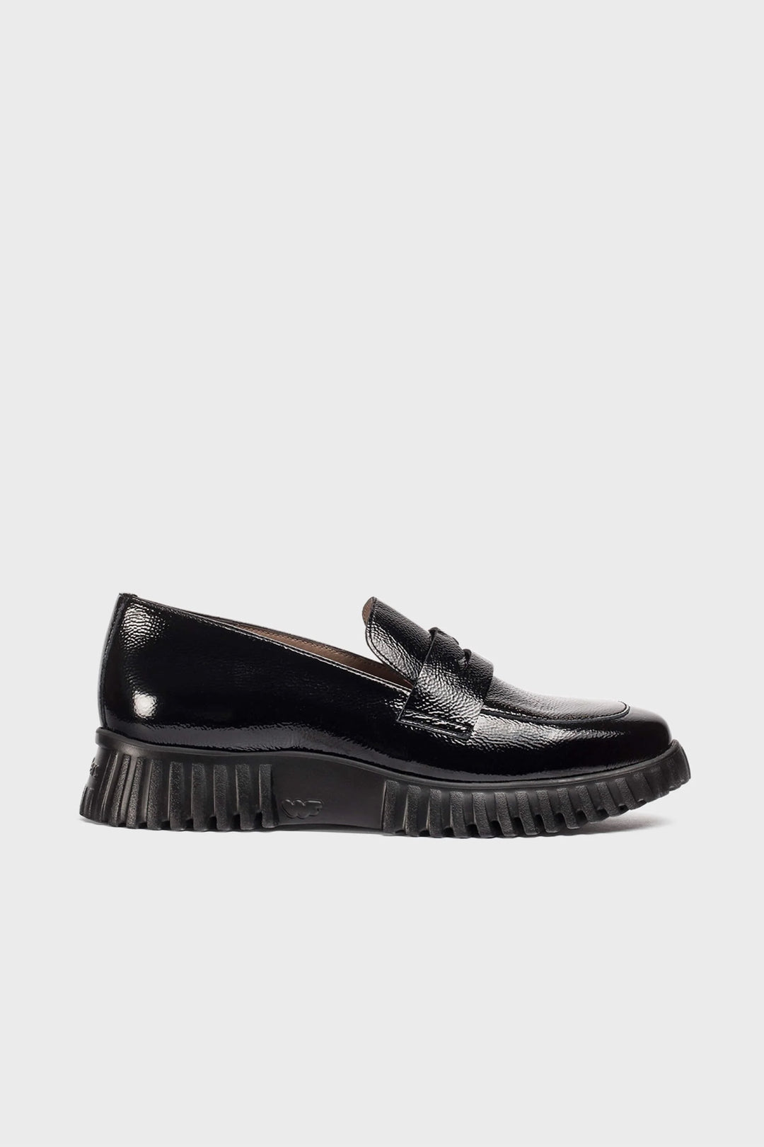 Mocassins vernis à semelle crantée