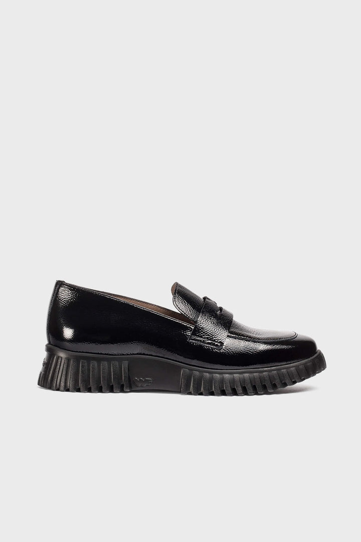 Mocassins vernis à semelle crantée