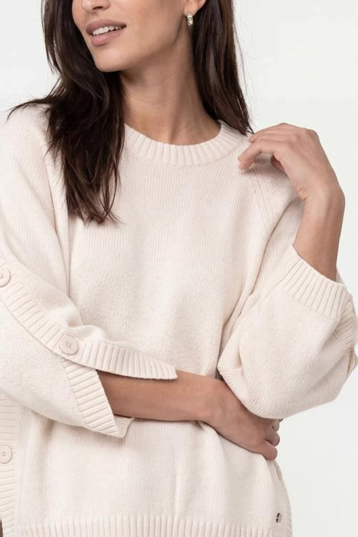 Tricot à manches boutonnées vue de face pour femme Monari