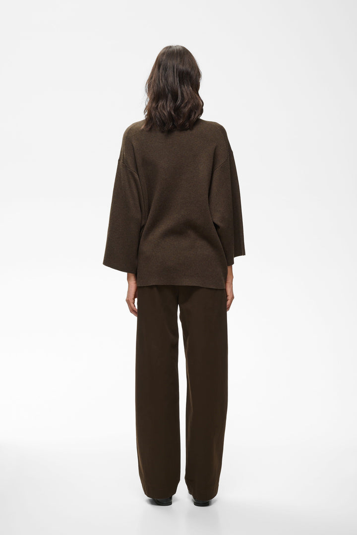 Tricot Tilda à col roulé coupe ample vue de face pour femme Inwear