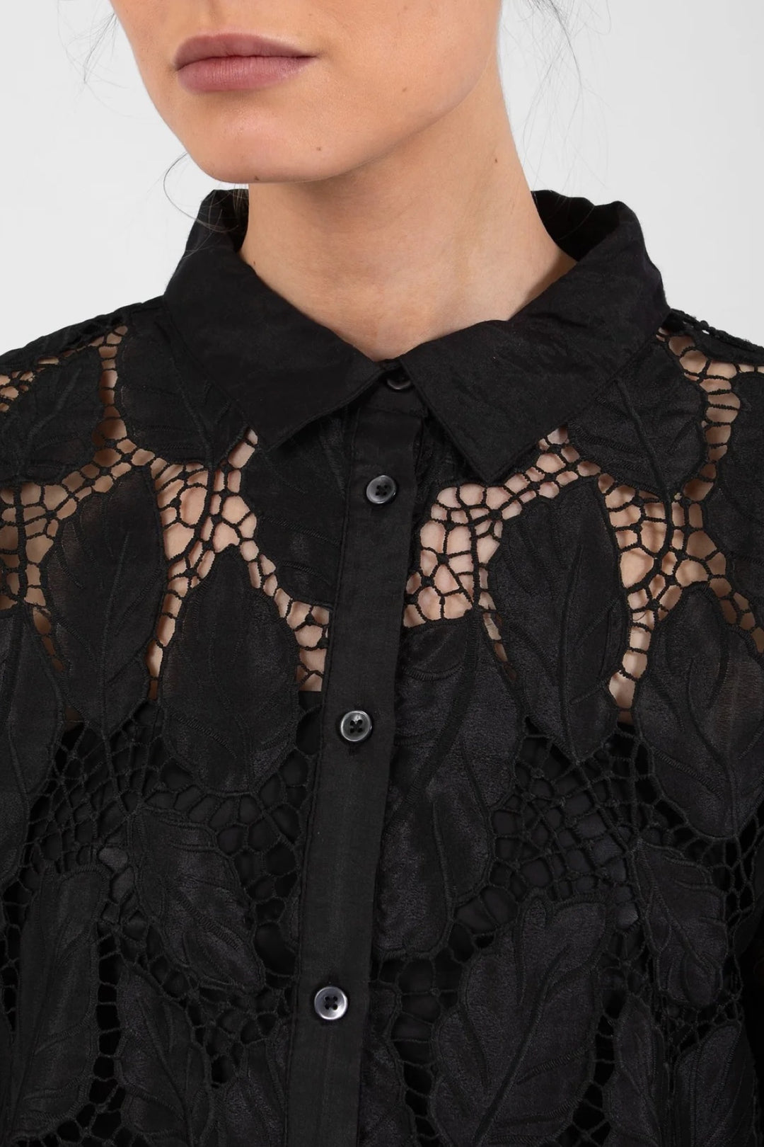 LACE SHIRT