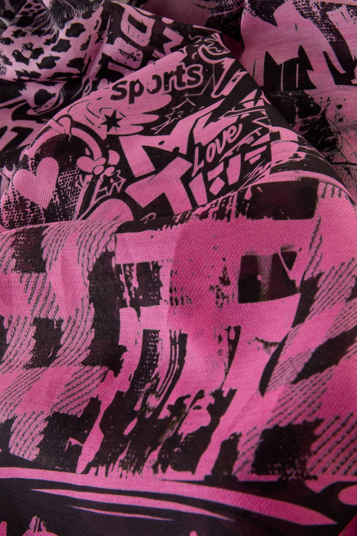 Graphic pattern scarf