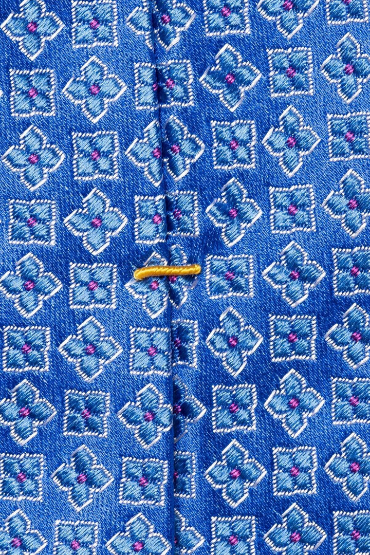 Blue geometric pattern silk tie