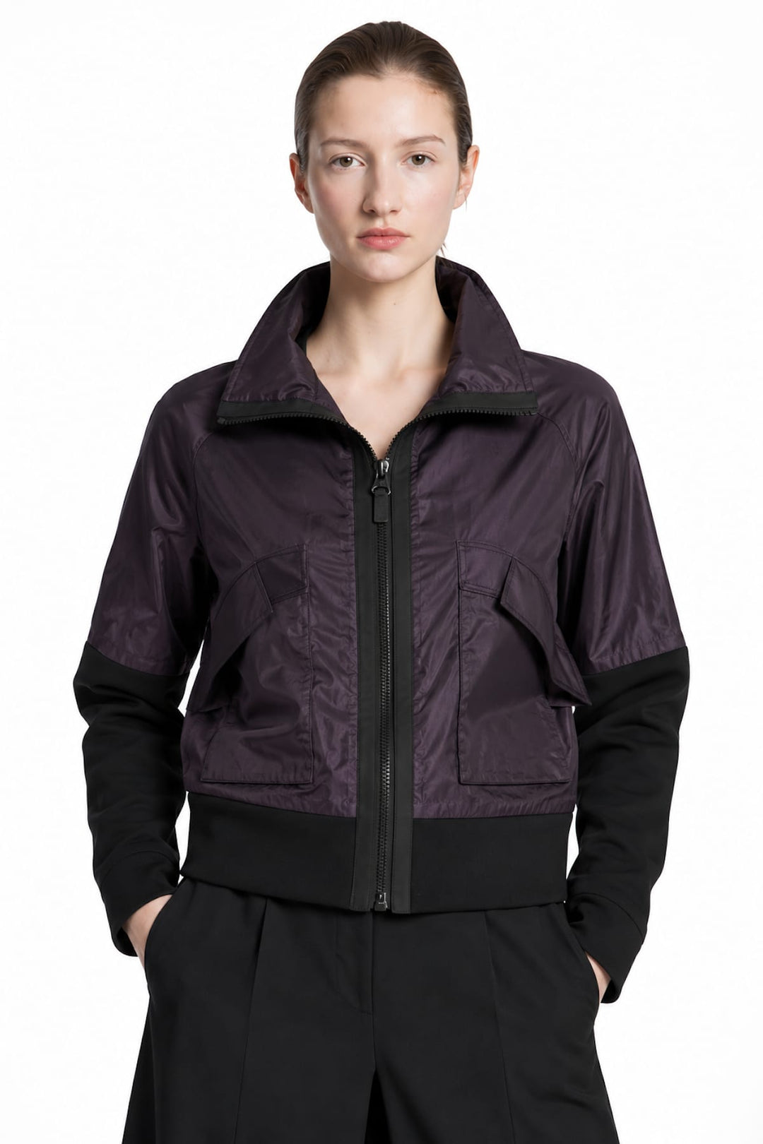 Veste courte Bire à col montant et empiècements contrastants vue de face pour femme xenia