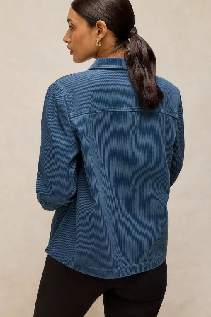 Veste en velours côtelé boutonnée vue de face pour femme White Stuff