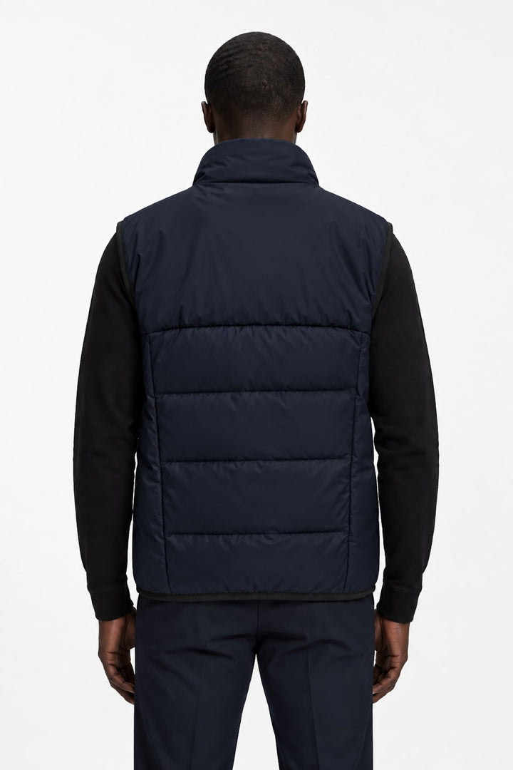 Veste matelassée sans manches noire vue de face pour homme Hugo Boss