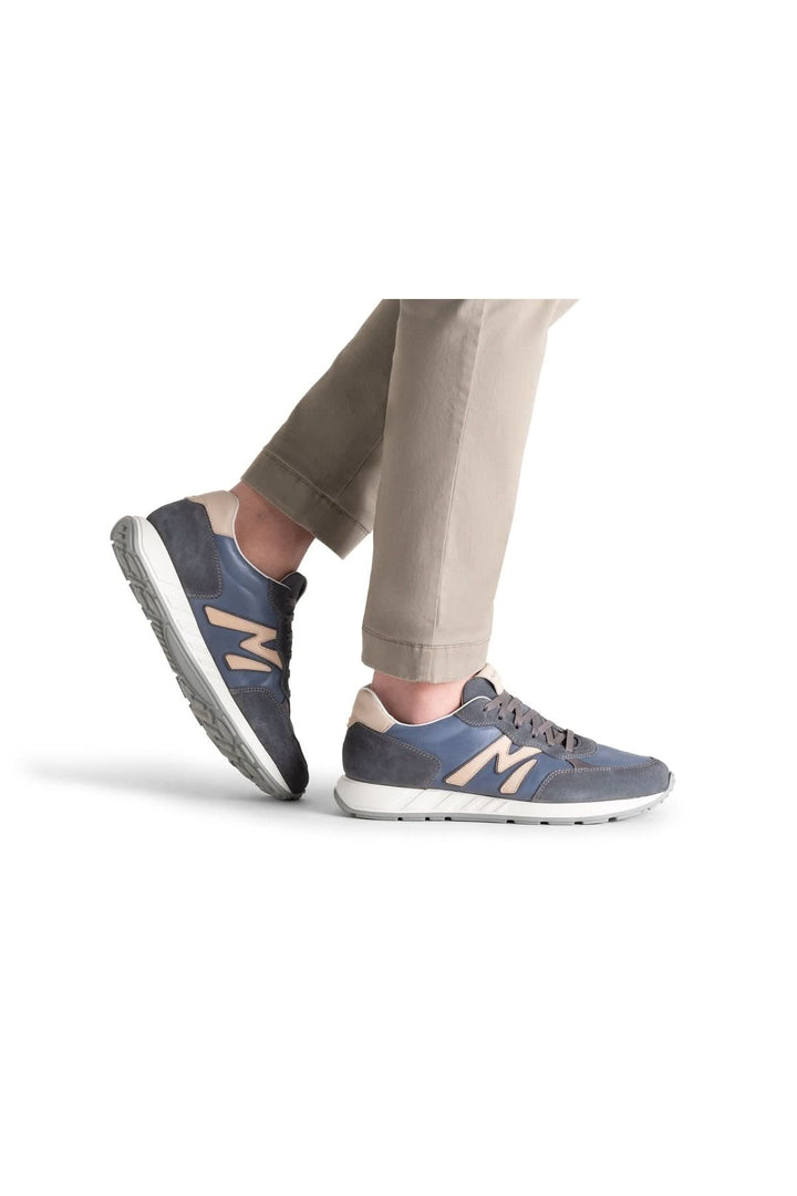 Espadrille Yoki en cuir et suede, chaussure rétro avec détails "M", fabriquée en Italie.