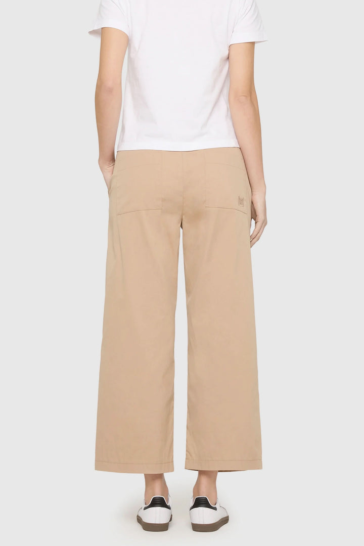 Chiara Chino Pants with a Size knot