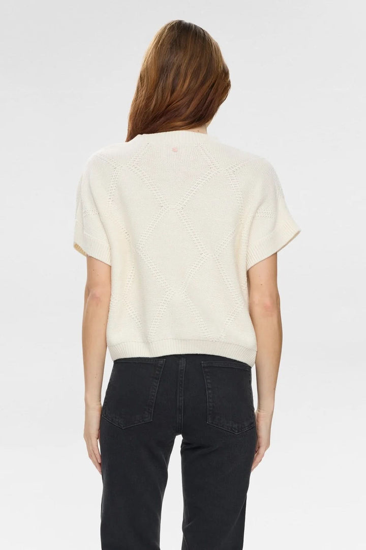 Short-sleeved embroidered knit sweater