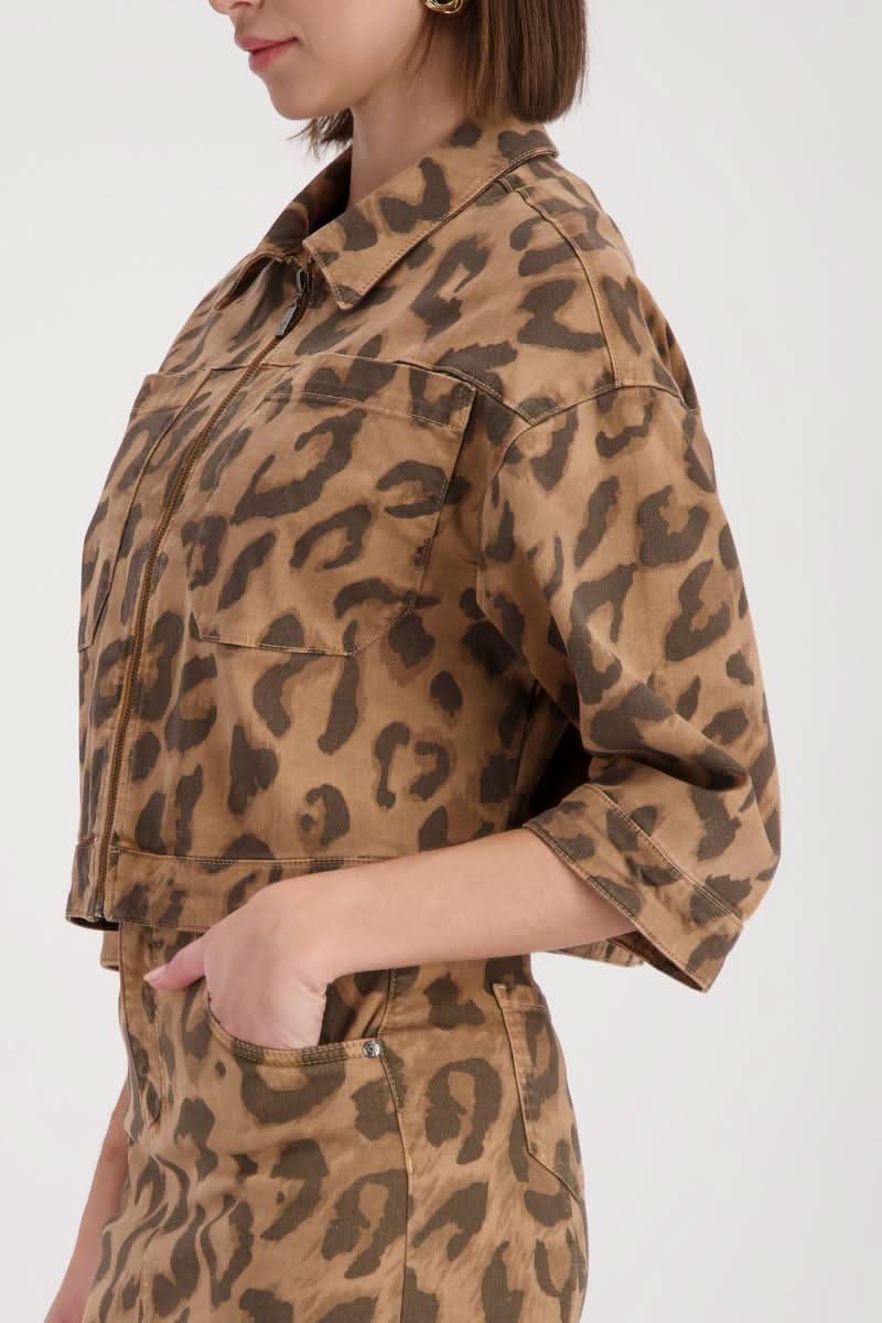 Short leopard-print jacket