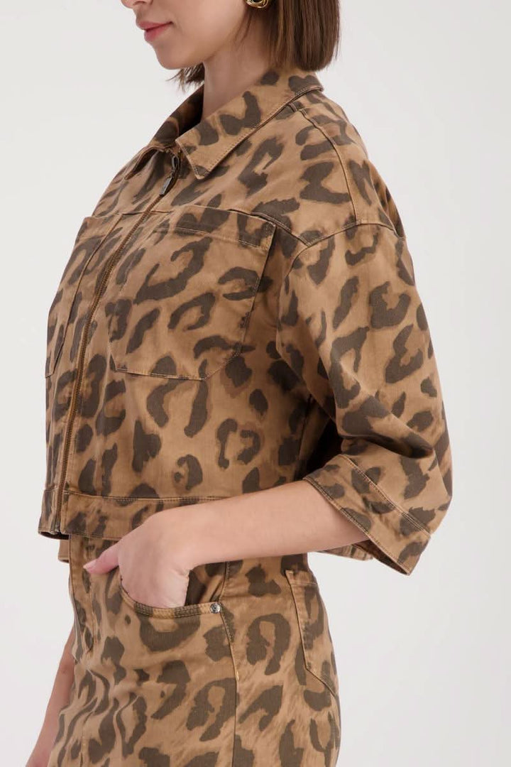Short leopard-print jacket