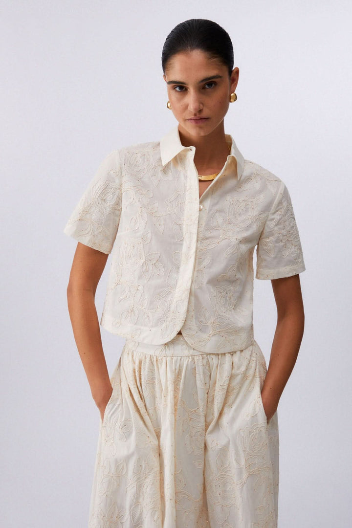 Chemise brodée à manches courtes
