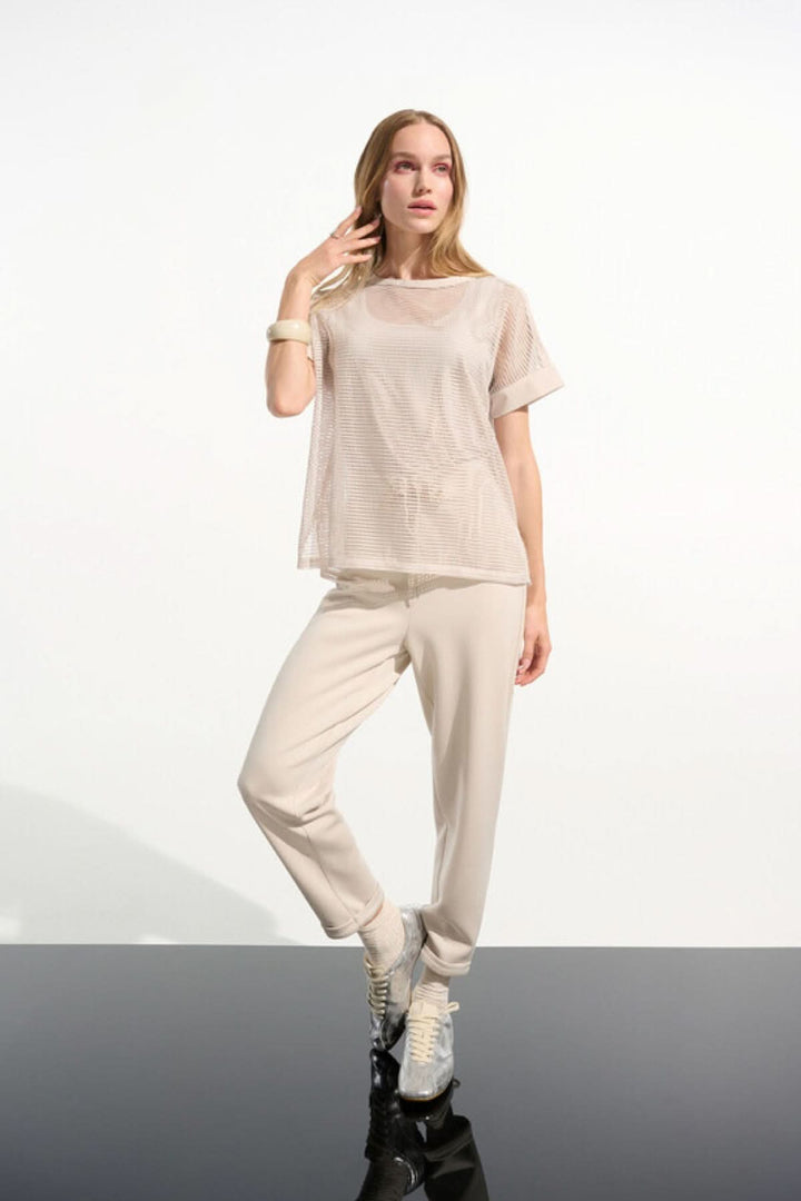 Pants with a knot on the right side