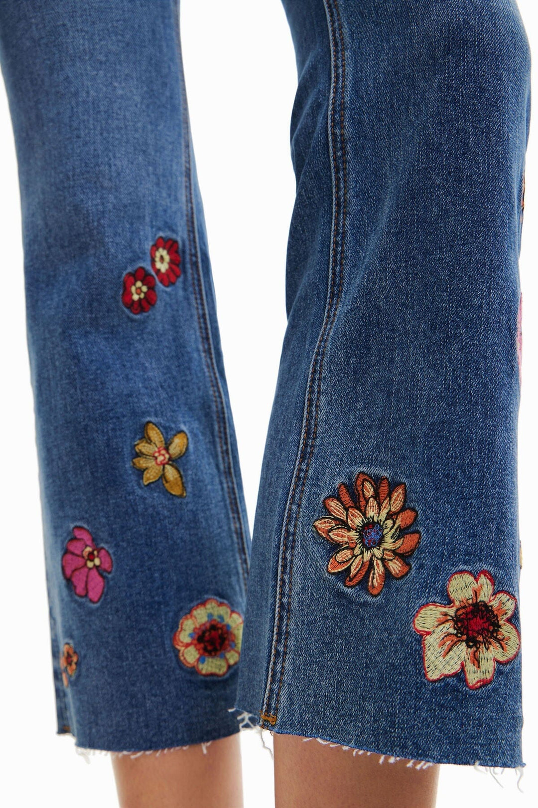 Jean court évasé à broderie florale Femme - Bas - Pantalon - Jeans Desigual