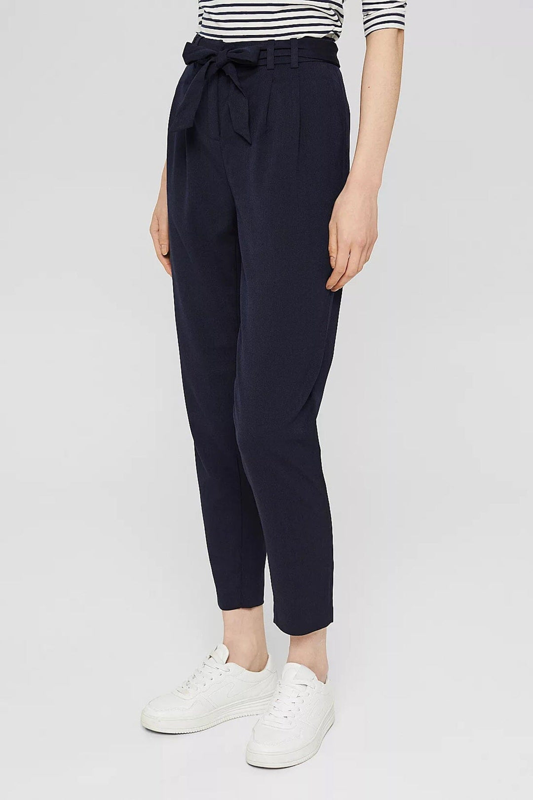 Pantalon avec une boucle à la taille Femme - Bas - Pantalon - Pantalon habillé Esprit